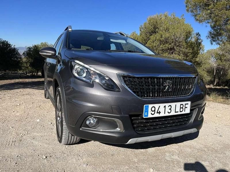 Usado Peugeot 2008 Allure 110 CV (80 kW) 2019 Gris SUV