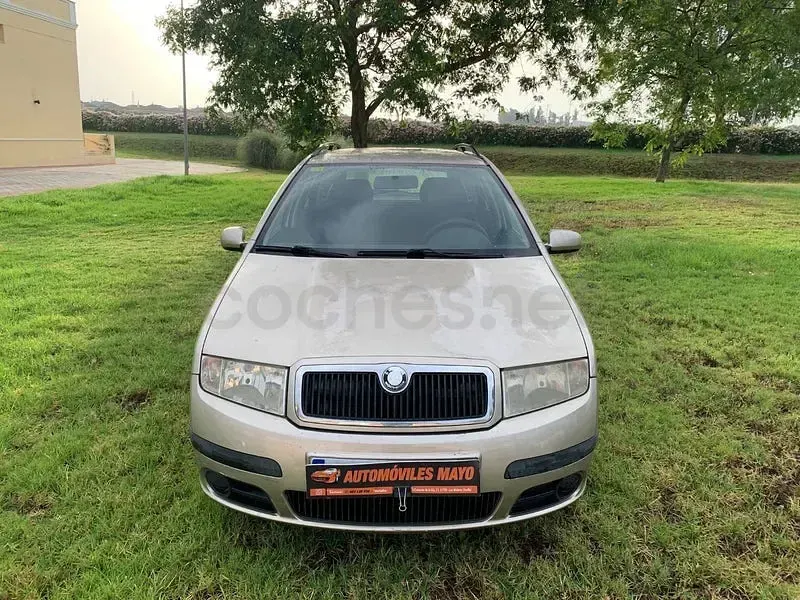 Usado Skoda Fabia 64 CV (47 kW) 2005 Beige Familiar