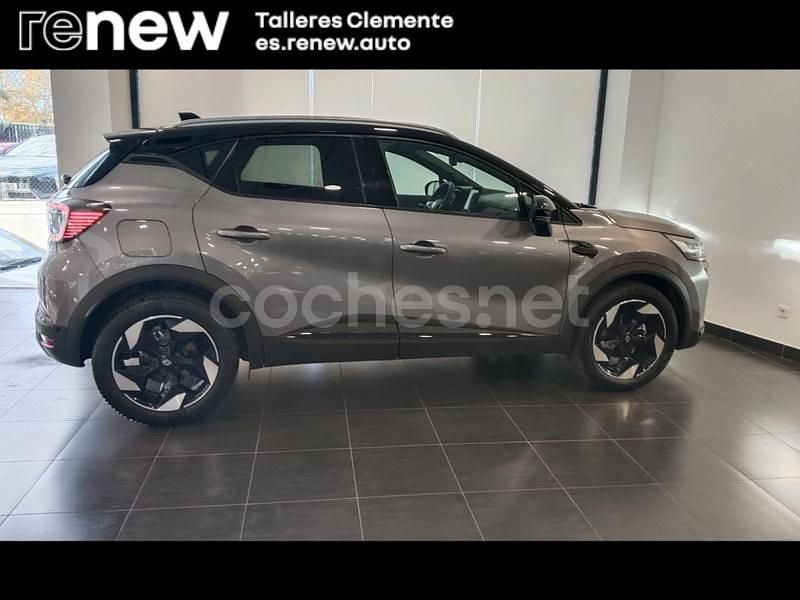 Usado Renault Captur Techno 100 CV (73 kW) 2025 Gris / plata SUV