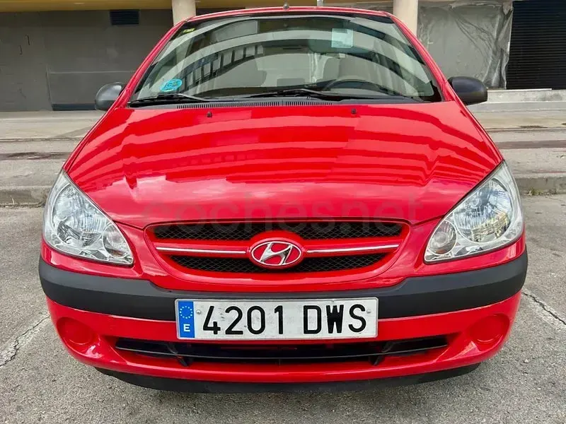 Usado Hyundai Getz 66 CV (48 kW) 2006 Rojo Utilitario