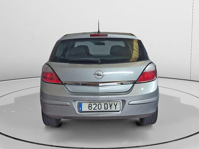 Usado Opel Astra Enjoy 102 CV (75 kW) 2006 Gris Berlina