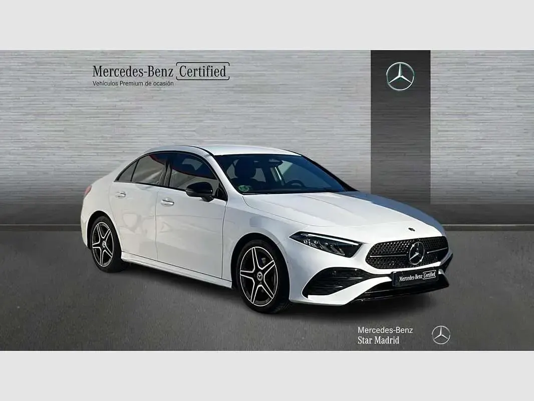 Usado Mercedes A180 116 CV (85 kW) 2025 Blanco Berlina