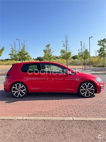 Usado VW Golf VII GTI 245 CV (180 kW) 2019 Rojo Berlina