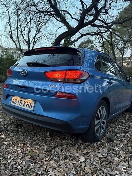 Usado Hyundai i30 120 CV (88 kW) 2018 Azul Berlina