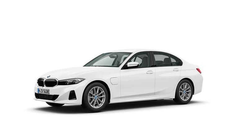 Uusi BMW 330e Shadowline 292 HP (214 kW) 2026