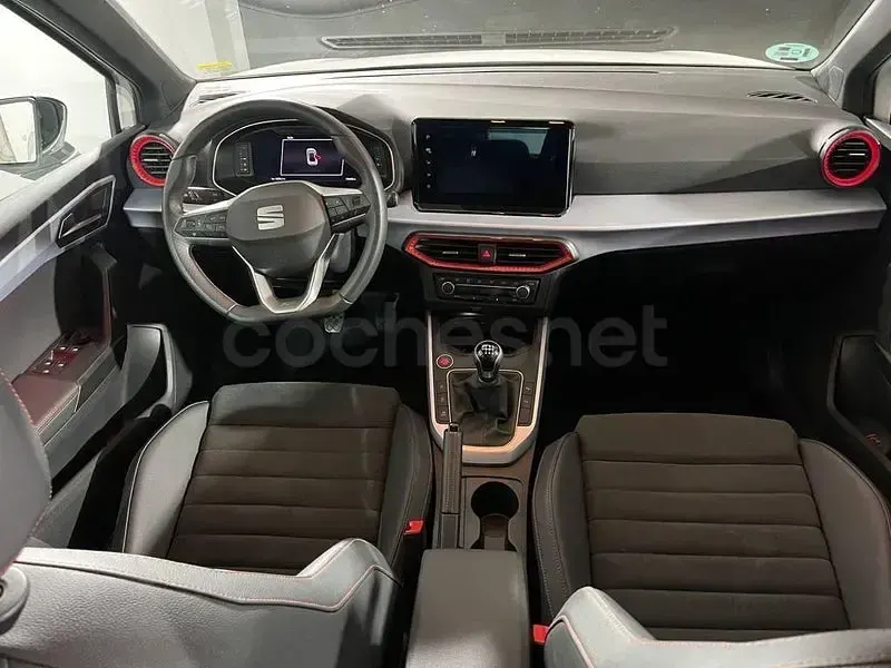 Usado Seat Arona FR 115 CV (84 kW) 2024 Blanco SUV