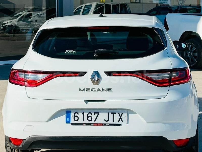 Usado Renault Mégane III Intens 100 CV (73 kW) 2016 Blanco Berlina