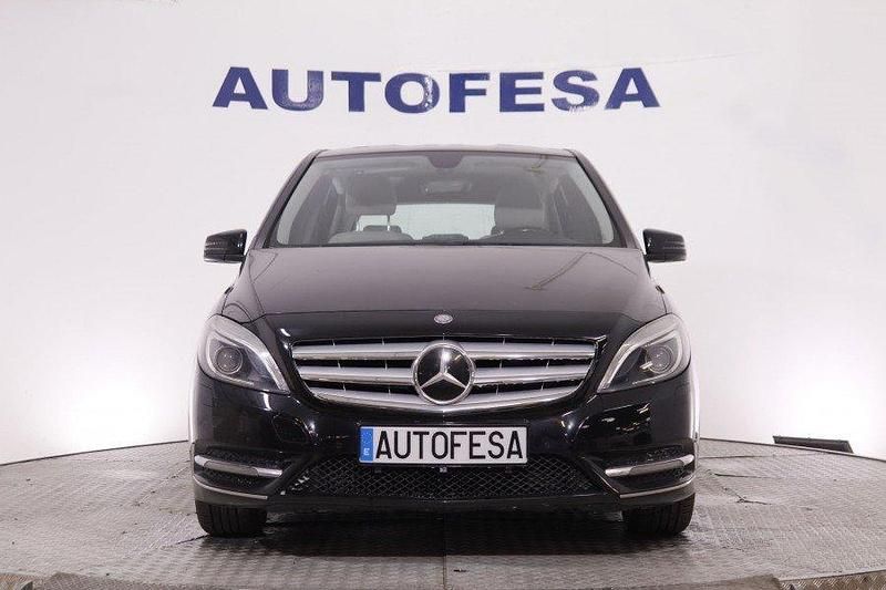 Usado Mercedes B180 109 CV (80 kW) 2014 Negra Monovolumen