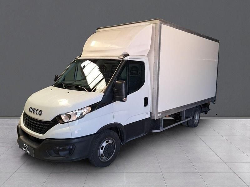 Blanco Usado 2021 Iveco Daily Berlina | 28.842 € (Precio justo) - Imagen 1/4