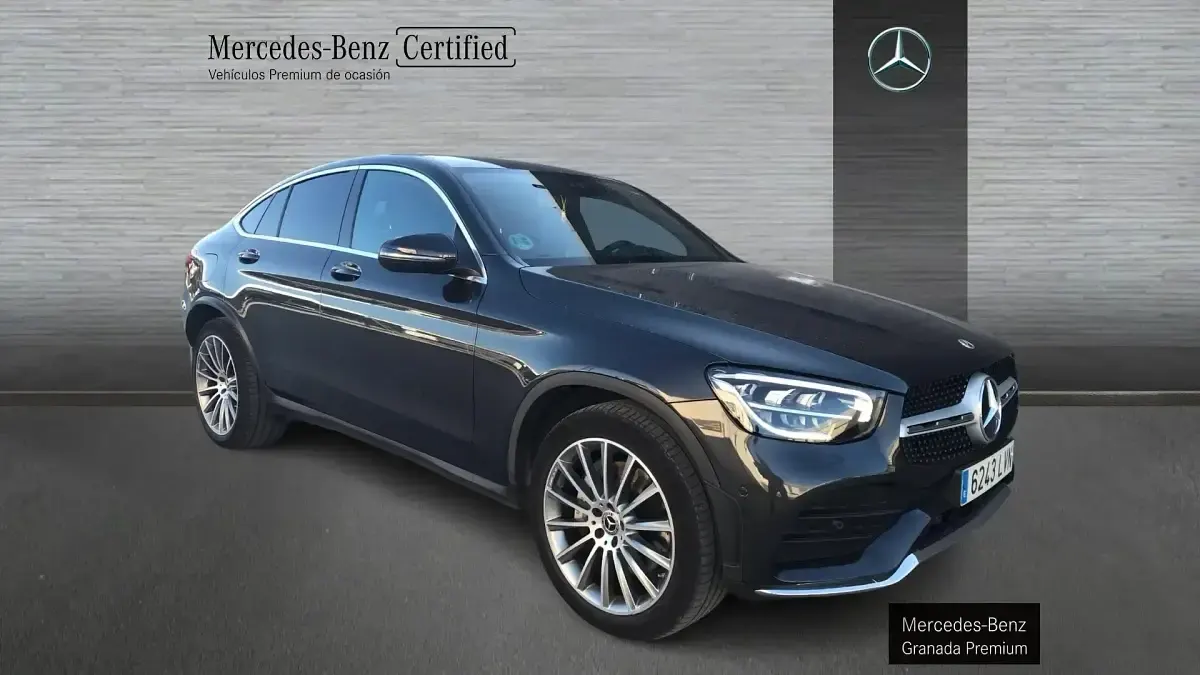 Usado Mercedes GLC220 AMG line 194 CV (142 kW) 2021 Gris grafito SUV