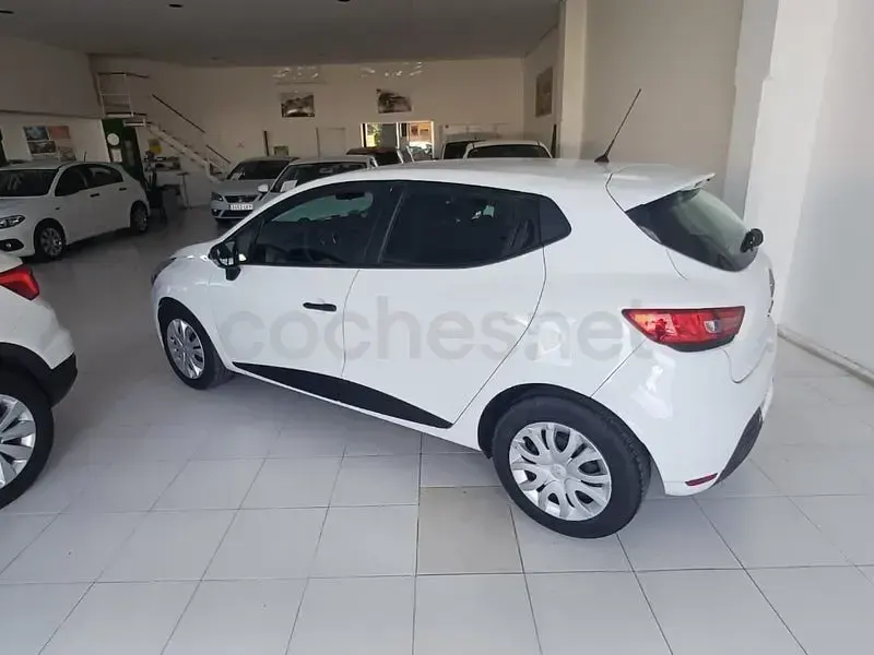 Usado Renault Clio IV Business 75 CV (55 kW) 2019 Blanco Berlina