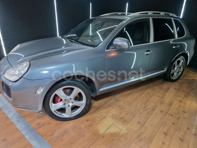 Usado Porsche Cayenne Turbo 450 CV (330 kW) 2005 Gris / plata SUV
