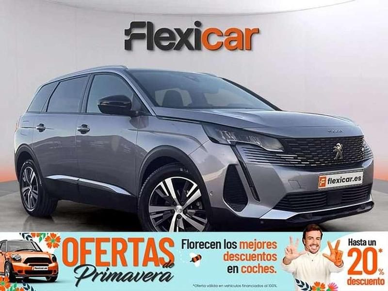 Usado Peugeot 5008 Allure 131 CV (96 kW) 2023 Gris SUV