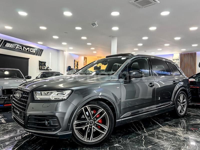 Gris / plata Usado 2018 Audi Q7 Ambiente SUV | 43.990 € (Caro) - Imagen 1/4