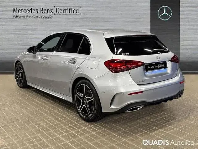 Usado Mercedes A180 136 CV (100 kW) 2026 Plata hightech