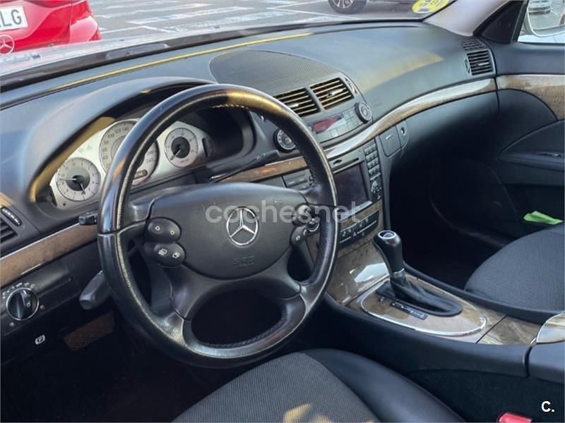 Usado Mercedes E300 Avantgarde 211 CV (155 kW) 2009 Beige Berlina