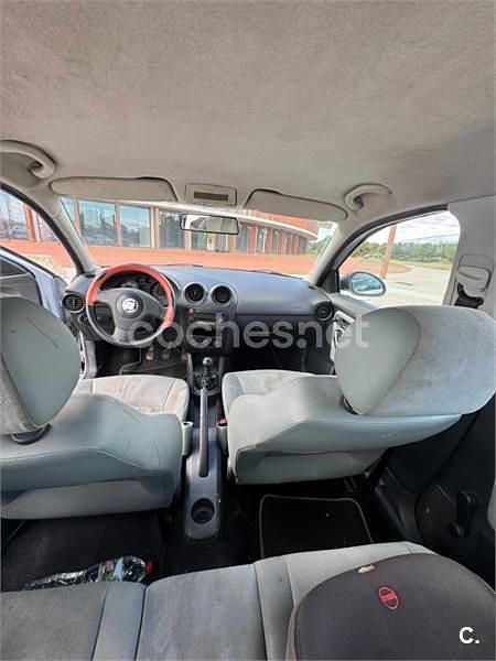 Usado Seat Cordoba Sport 100 CV (73 kW) 2003 Gris / plata Berlina