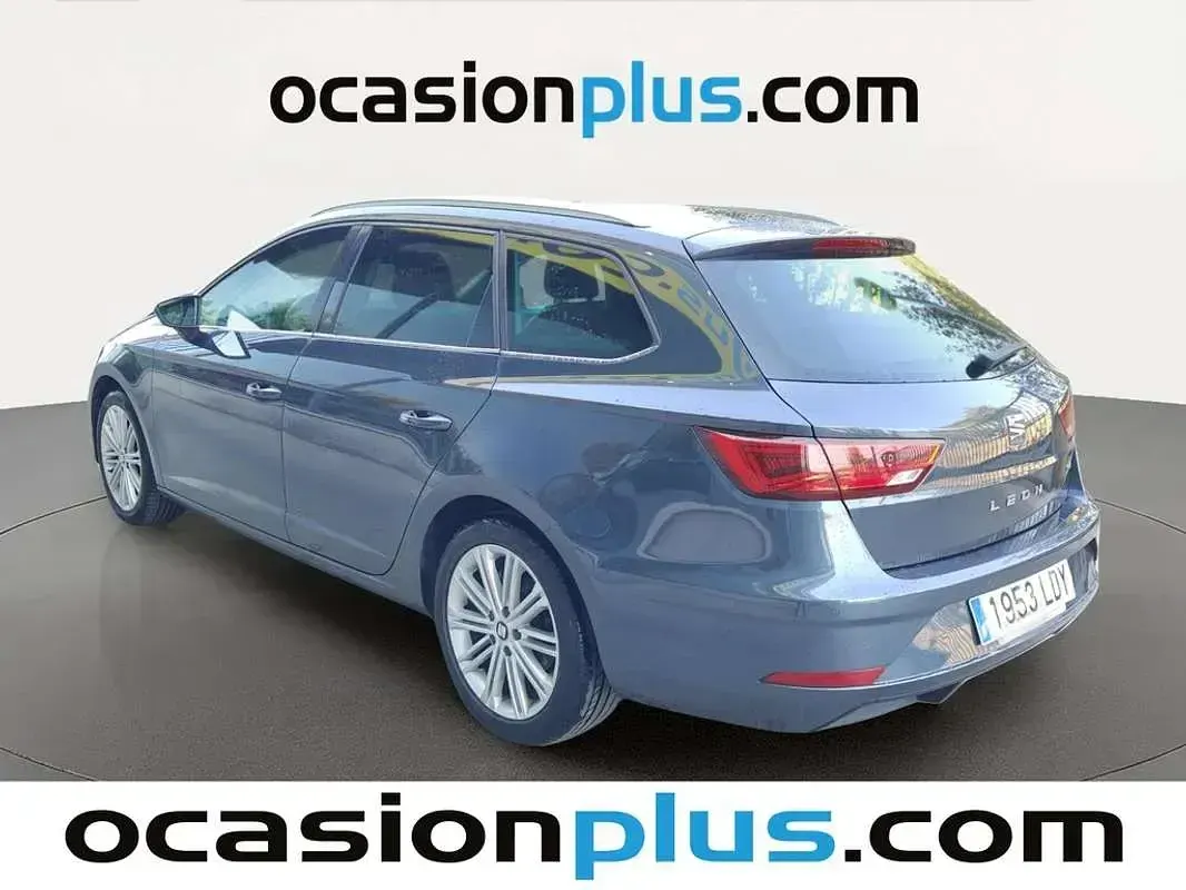 Usado Seat Leon ST XCELLENCE 131 CV (96 kW) 2020 Gris Familiar