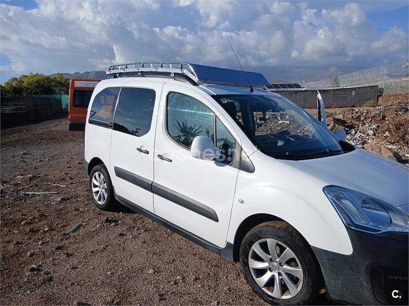 Usado Peugeot Partner Tepee Active 100 CV (73 kW) 2016 Blanco Monovolumen