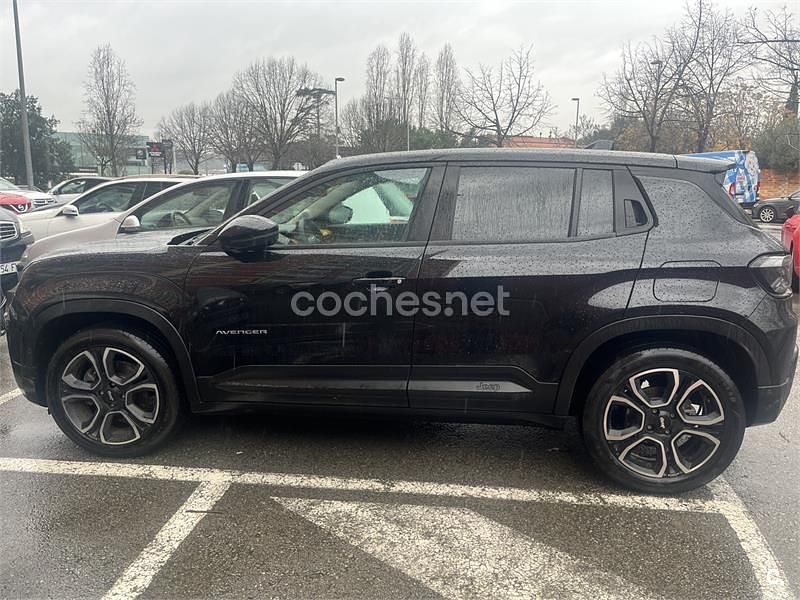 Usado Jeep Avenger 11 kW (15 CV) 2023 Eléctrico SUV