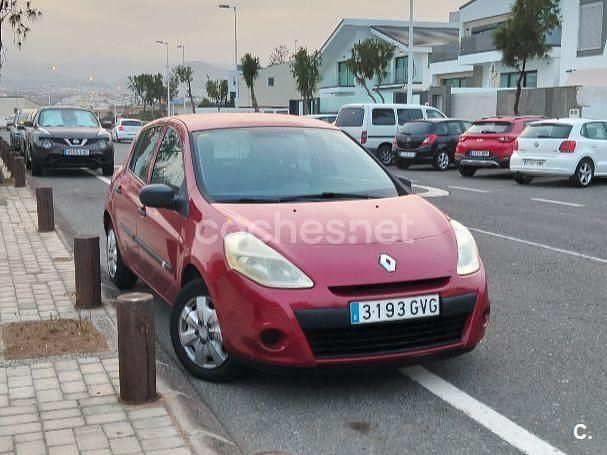 Granate Usado 2010 Renault Clio II Expression Berlina | 3000 € (Buen precio) - Imagen 1/2