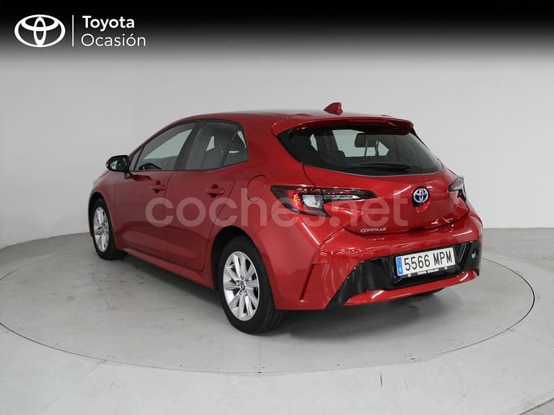 Usado Toyota Corolla Active 140 CV (102 kW) 2024 Rojo Berlina