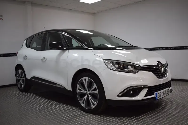 Usado Renault Scénic Zen 140 CV (102 kW) 2019 Blanco Monovolumen