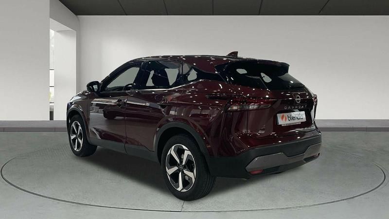Usado Nissan Qashqai N-Connecta 158 CV (116 kW) 2023 Granate burgundy metalizado SUV