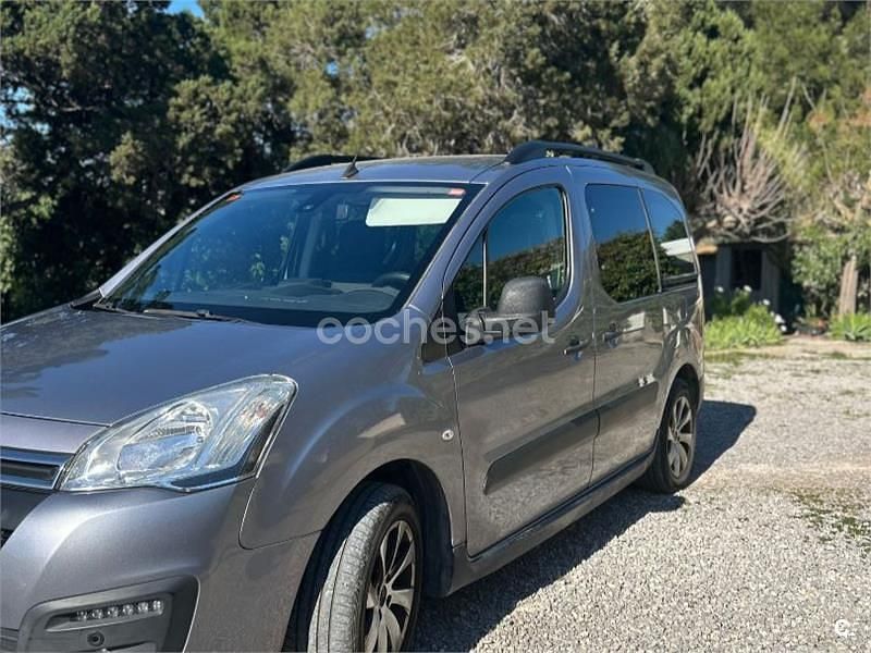 Usado Citroën Berlingo Feel 110 CV (80 kW) 2015 Gris / plata Monovolumen