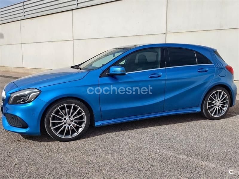 Usado Mercedes A220 AMG line 177 CV (130 kW) 2017 Azul Berlina