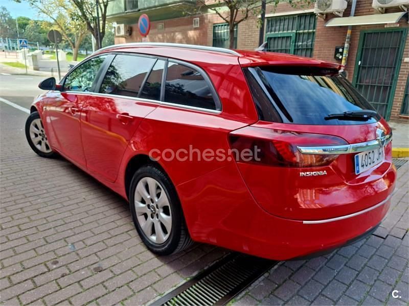 Usado Opel Insignia Business 120 CV (88 kW) 2015 Rojo Familiar