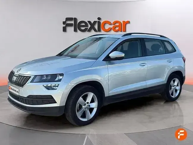 Usado Skoda Karoq Active 110 CV (80 kW) 2022 Gris SUV