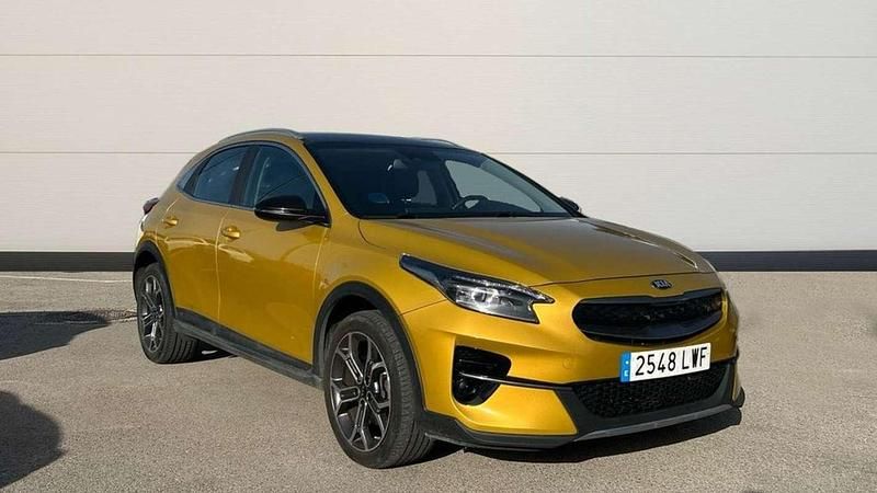 Usado Kia XCeed 143 CV (105 kW) 2022 Amarillo SUV