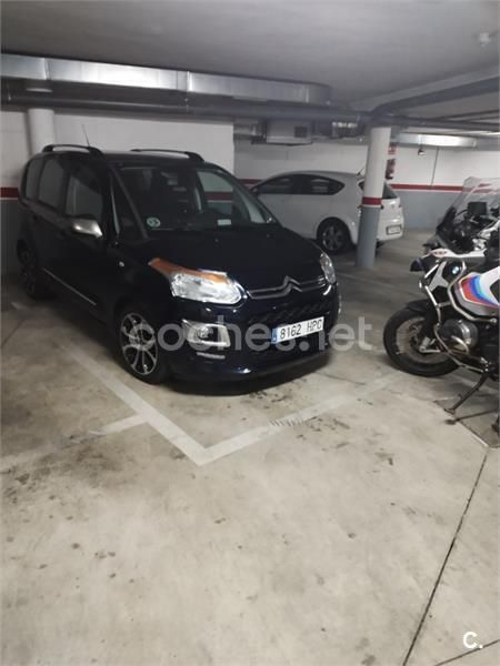 Violeta / lila Usado 2013 Citroën C3 Picasso Seduction Monovolumen | 5800 € (Precio justo) - Imagen 1/1