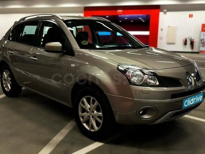 Usado Renault Koleos Dynamique 150 CV (110 kW) 2011 Beige SUV