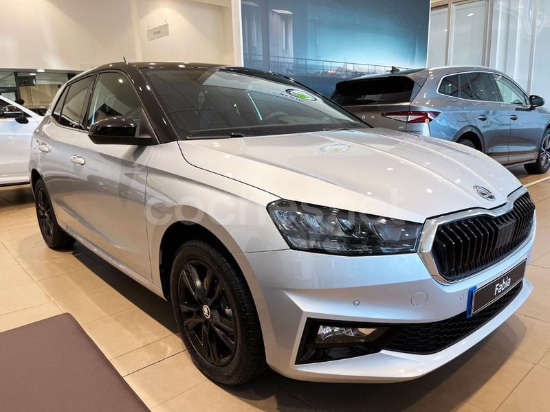 Gris / plata Nuevo 2024 Skoda Fabia Berlina | 22.900 € (Precio justo) - Imagen 1/4