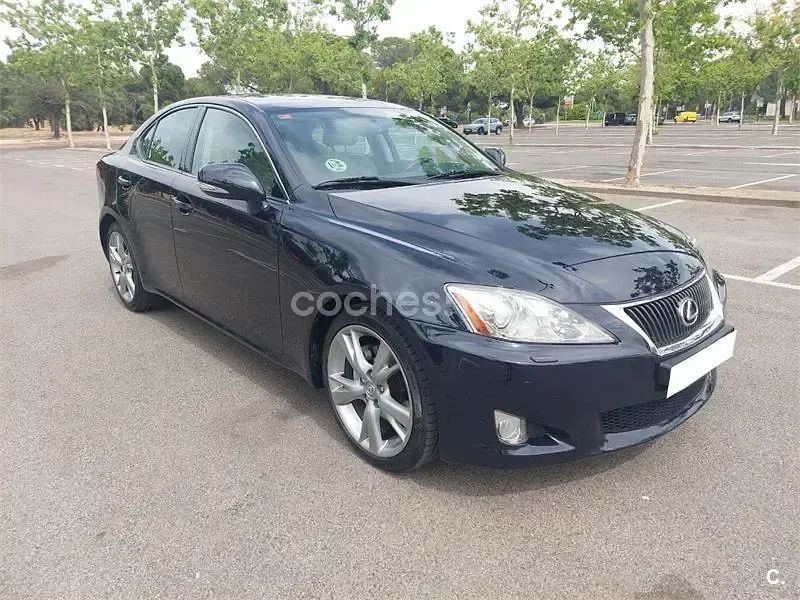 Usado Lexus IS220d 177 CV (130 kW) 2010 Azul Berlina