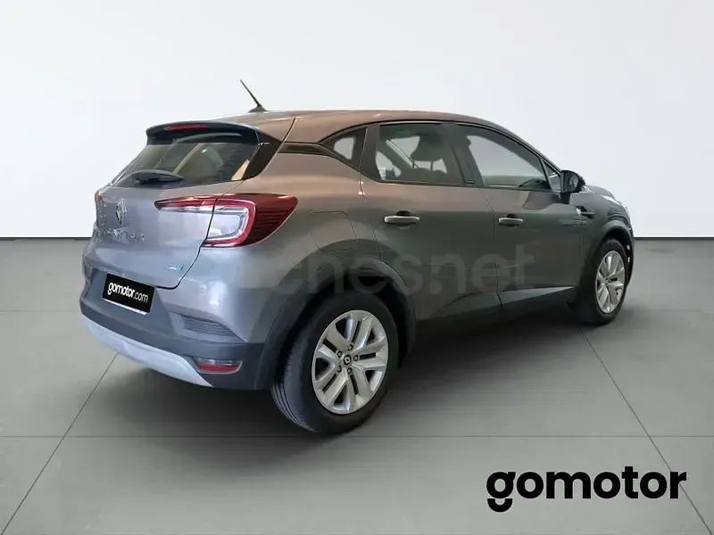Usado Renault Captur Intens 145 CV (106 kW) 2021 Gris / plata SUV