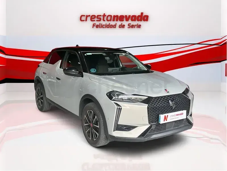 Usado DS Automobiles DS3 Crossback Performance 130 CV (95 kW) 2023 Gris / plata SUV
