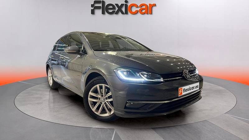 Usado VW Golf VII Advance 125 CV (91 kW) 2018 Gris Utilitario