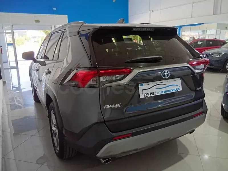 Usado Toyota RAV4 Hybrid Advance 218 CV (160 kW) 2021 Gris / plata SUV