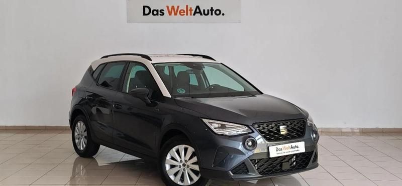 Usado Seat Arona Style 116 CV (85 kW) 2025 Gris magnetic + techo blanco SUV