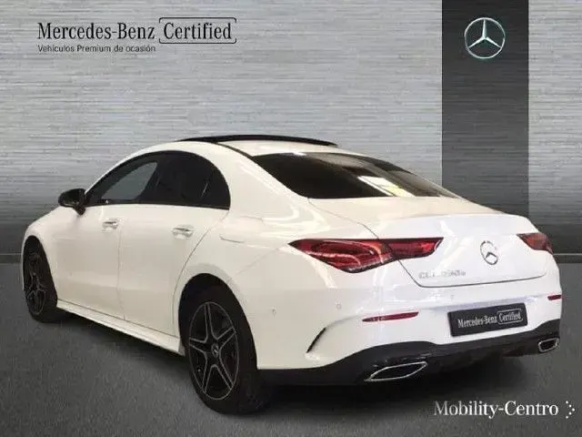 Usado Mercedes CLA250e 218 CV (160 kW) 2023 Blanco polar Coupe