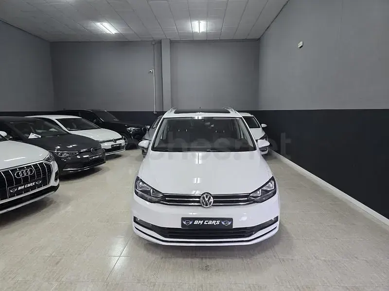 Usado VW Touran Advance 115 CV (84 kW) 2019 Blanco Monovolumen