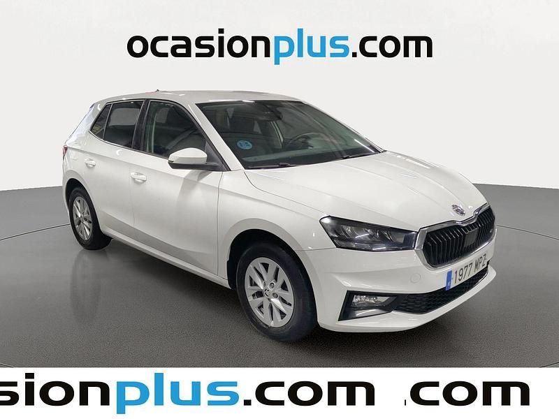 Usado Skoda Fabia Selection 95 CV (69 kW) 2024 Blanco Utilitario