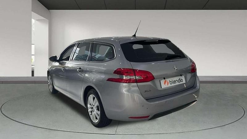 Gris Usado 2017 Peugeot 308 Active Familiar | 8499 € (Precio justo) - Imagen 1/4