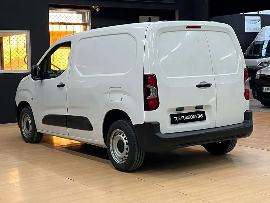 Usado Citroën e-Berlingo 102 CV (75 kW) 2022 Blanco Van