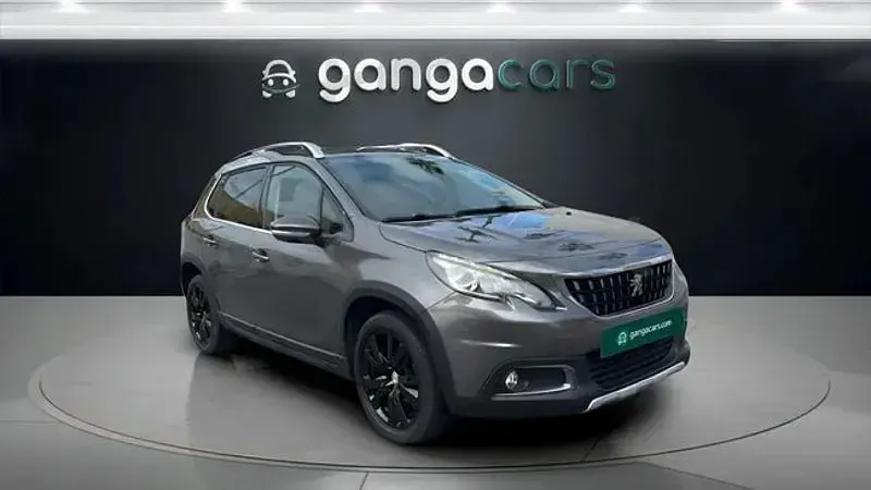Usado Peugeot 2008 Allure 100 CV (73 kW) 2017 Gris / plata SUV