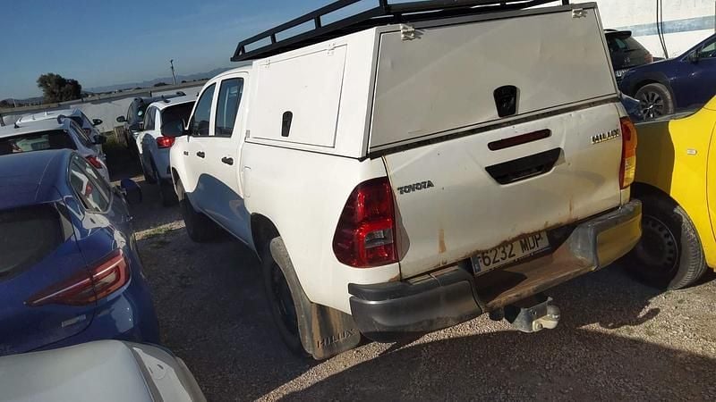 Usado Toyota HiLux 150 CV (110 kW) 2023 Blanco Pickup/Camioneta
