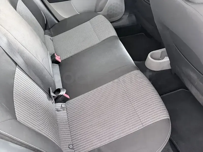 Usado Seat Toledo Ecomotive 105 CV (77 kW) 2013 Blanco Utilitario